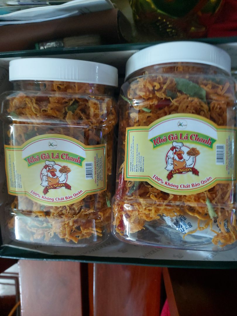 Mấy nhỏ thích. Nghe nói ăn cũng tàm tạm. Lo sợ nhất là gà chết các trang trại hộ nuôi hay của bên Tàu nhập ào ào qua rồi sử lý bằng hóa chất. Rồi ngập tràn gia vị vào là át hết mùi hôi thối. Hên xui thôi. Vừa ăn vừa cảnh giác. Không nen ăn nhiều rồi ung thư có khi đó mn.Đừng vội khen. Hiếm hoi lắm mới tìm được người sản xuất hàng hóa và làm ăn có đạo đức trong thời buổi nhiễu nhương này.