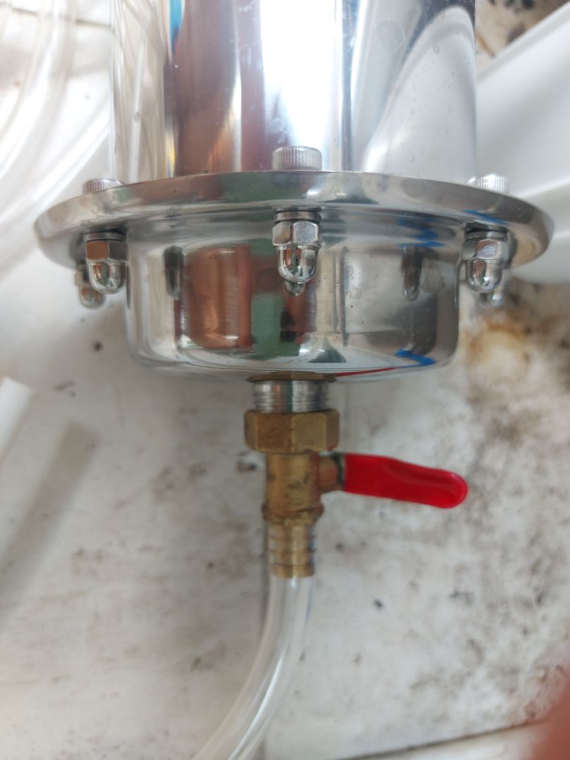 mình mới ráp nên giờ mới nhận xét, lối thoát nước thải của lọc đầu nguồn lại lớn hơn lối thoát nước thải của lọc UF1000 vì vậy gây khó cho người sử dụng khi lắp ráp phải mua 2 loại ống thoát nước thải, có đường kính khác nhau,
Vậy đề nghi tiki khuyến cáo nhà sản xuất lọc tổng đầu nguồn làm nhỏ lại cùng cỡ với lối thoát nước thải của UF 1000 cho tiện khi ráp.