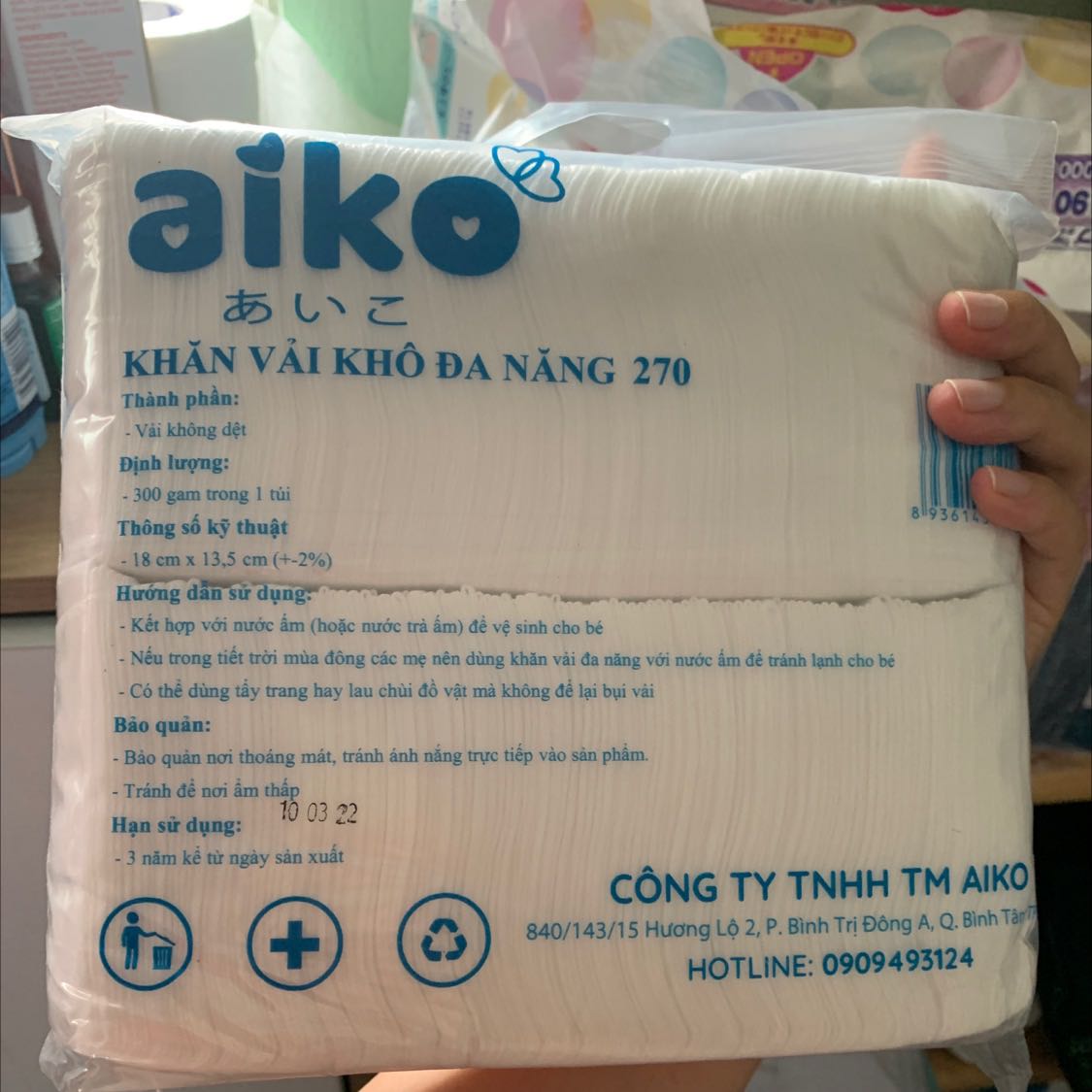 Khăn khô đa năng dùng lau cho bé sơ sinh rất thích, vải mịn thấm nước nhanh. Gói bự siêu rẻ thay vì dùng bịch khăn giấy ướt, rất tiết kiệm! các mẹ có bé sơ sinh nên mua ạ!!