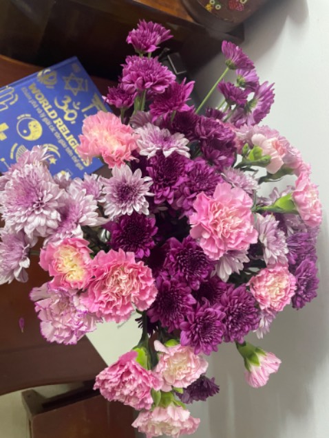 Sách in đẹp, giấy tốt, giao hàng nhanh. Tuy nhiên duy chỉ phần dịch mình thấy có nhiều chỗ chưa được smooth lắm. Còn lại okie.