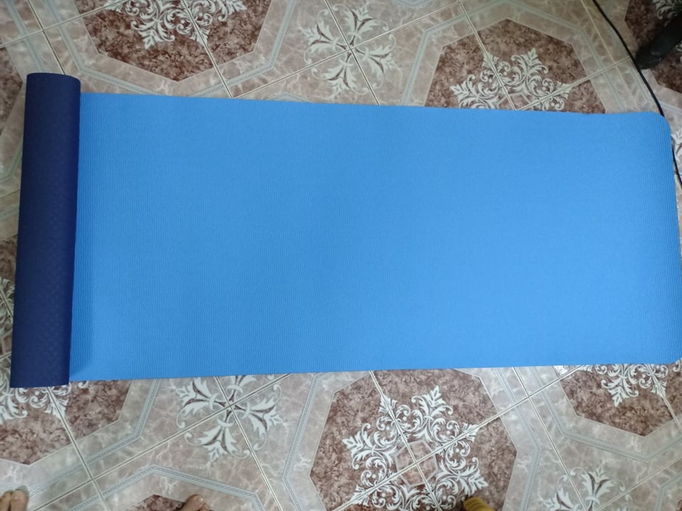 Sản phẩm được đóng gói rất cẩn thận. Hàng đúng y như hình, không có bị lỗi. Cảm ơn Tiki nhiều. Mua kèm với một túi đựng thảm vừa vặn với thảm túi đẹp rất ưng ý