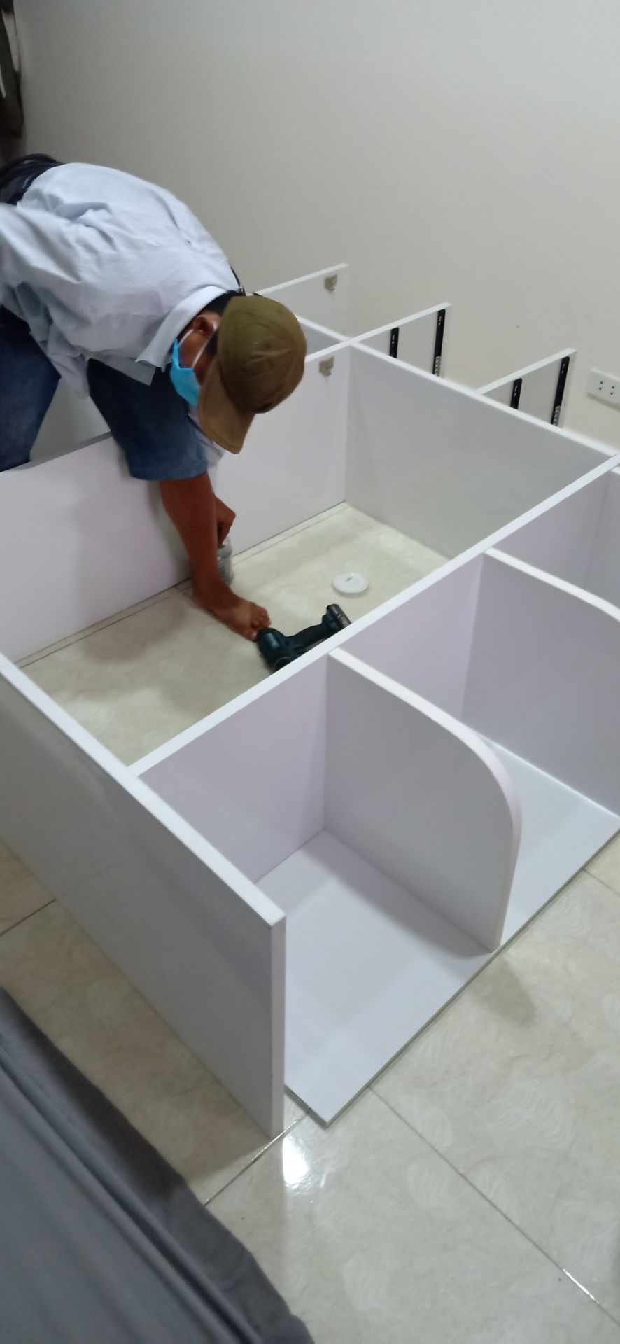 tủ đẹp, không móp méo trầy dứt. tính ra rất sang