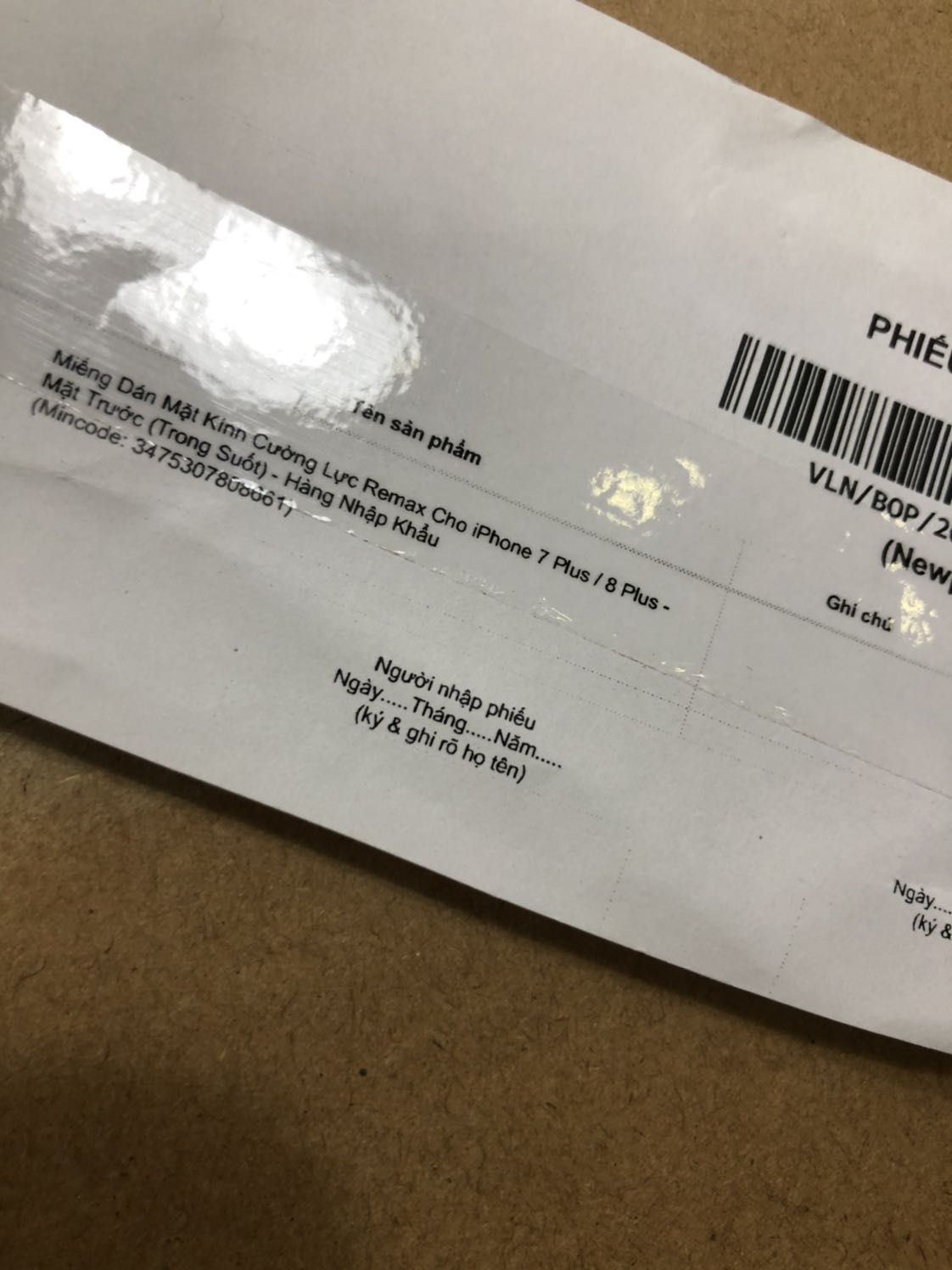 Tiki giúp mình lấy lại sản phẩm với vì mình đặt ốp lưng cho Iphone 8plus nhưng tiki giao 6 plus nên mình không xài được