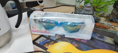 Rất ngạc nhiên, sản phẩm giá rẻ nhưng chất lượng không kém các loại kính thương hiệu giá cả triệu mình từng dùng, mua vì nó có sẵn nút tai đỡ bị rơi khi dùng rời kính và nút riêng.