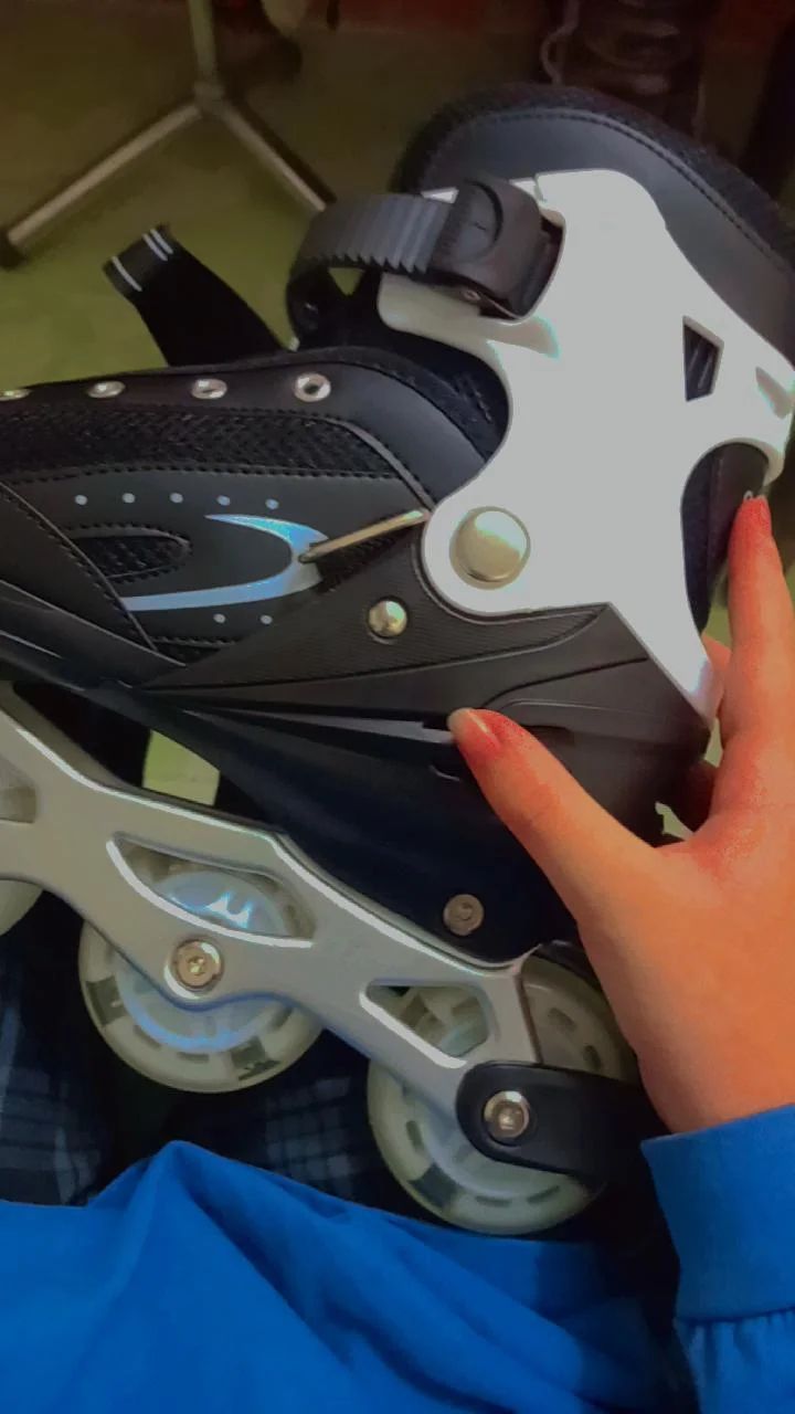 đóng gói kĩ,giao hàng khá nhanh,giày đẹp và mới