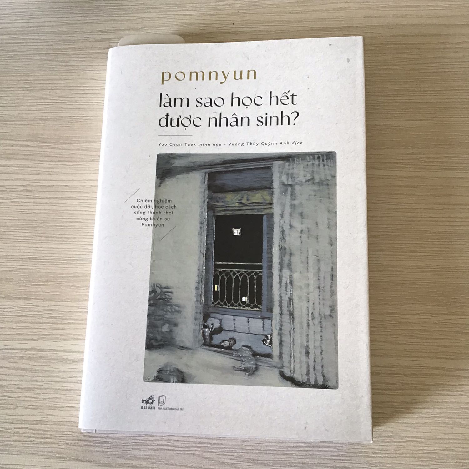 Cuốn sách là lời giải đáp cho những băn khoăn, trăn trở trong cuộc sống, hôn nhân, gia đình, nghề nghiệp, bệnh tật, cái chết.. mà bất kì ai cũng đều có thể gặp phải. Không hiểu sao cách diễn đạt dung dị, dễ hiểu, lại vô cùng chân thật của thiền sư lại khiến cho những lời dạy của thầy trở nên có sức nặng đến vậy. Một trong những cuốn sách phải đọc qua ít nhất một lần trong đời.