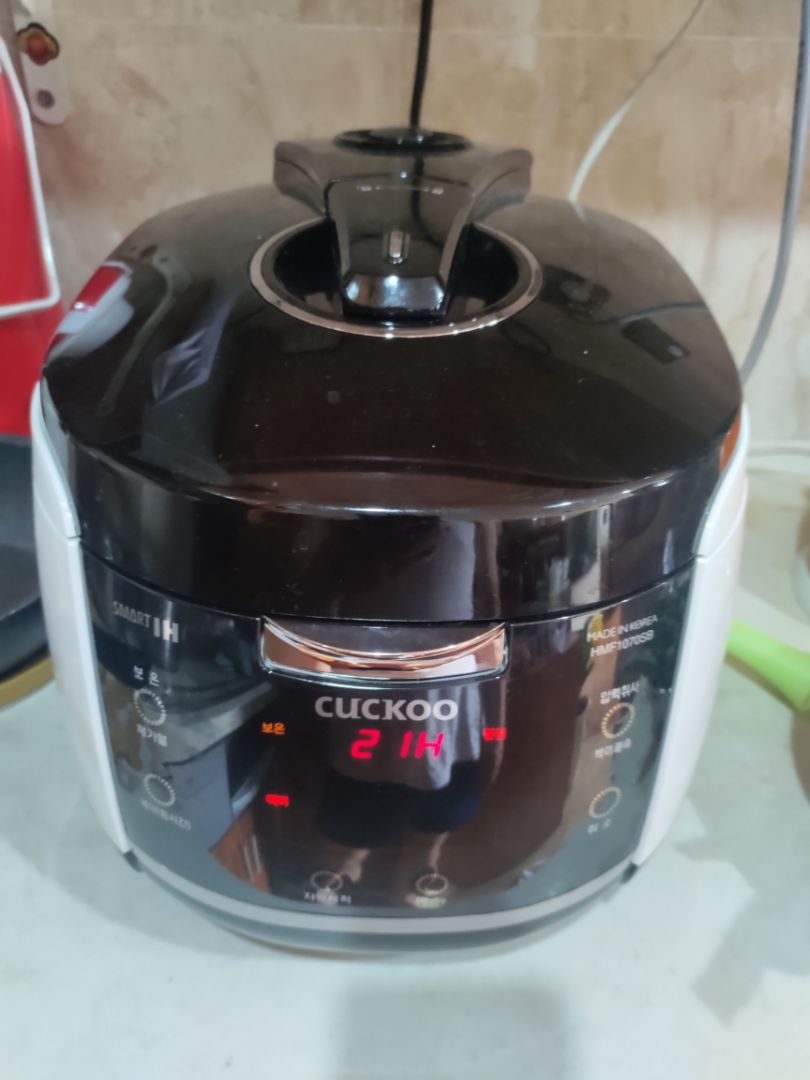 Sản phẩm tốt. Cơm ăn ngon. Liên hệ với shop để xin hướng dẫn tiếng Việt nên sử dụng không khó khăn.