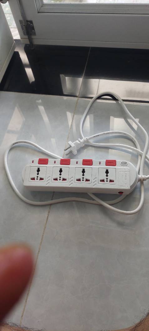 Tốt,bền,đẹp,an toàn,có đèn báo, nút nhấn nhạy, dây khá to,phích cắm chắc chắn