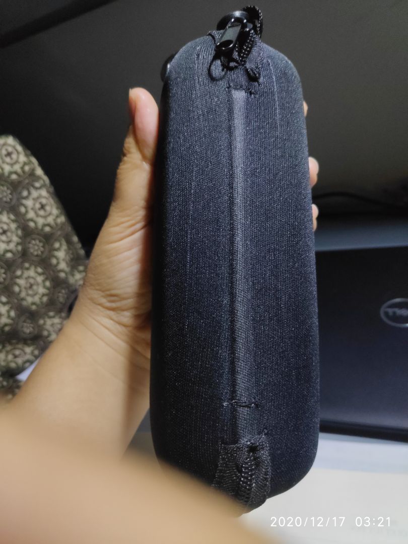 Cửa hàng bán sản phẩm đúng theo kiểu câu nói "treo đầu dê bán thịt ***" tôi thấy sản phẩm ổn trong tầm giá đã giảm nên mua. Ai ngờ combo 3 cái này dởm y như nhau. Khuyên mọi người đừng mua sản phẩm của cửa hàng này như tôi đã mua. Tôi sẵn sàng bỏ ra đắt hơn 1 tí để mua sản phẩm tốt. Đừng chụp hình đẹp bán đồ dởm tăng giảm giá *** khách hàng.