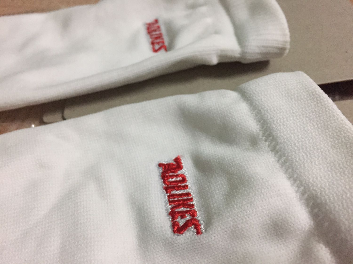 Độ co dãn cao, hút mồ hôi tốt. Nhân viên giao hàng nhanh.