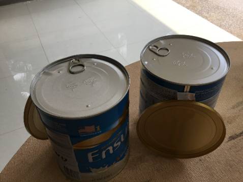 Hoàn toàn không hài lòng chất lượng dịch vụ. Mình mua 2 thùng sữa trị giá 1,363,000vnd khi nhận hàng phơi nắng 2-3  ngày để đảm bảo ko còn Virus Covid19 mới khui thùng. 2 *** sữa bị móp và seal thiết ko còn nguyên vẹn ảnh hưởng đến chất lượng sữa bên trong. 
Liên hệ với nhân viên hỗ trợ đổi hàng thì được báo chỉ giải quyết trong 48 tiếng kể từ lúc nhận hàng thành công.
Mùa dịch Tiki không hỗ trợ khách hàng 1 cách linh hoạt cũng như tôi phải bỏ 2 hộp sữa này không dám cho người nhà uống vì ko đảm bảo an toàn
Tiki là thương hiệu lớn nhưng quy trình giải quyết khiếu nại mùa dịch không thỏa đáng và không linh hoạt, nhân viên CSKH chỉ muốn phủi trách nhiệm chứ không giải quyết được gì. 
Dịch vụ quá tệ