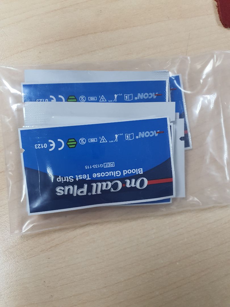 Shop tặng kèm 10 que thử mà không đưa chip, làm sao sử dụng được vậy shop?
không liên hệ được để xử lý, thật thất vọng.