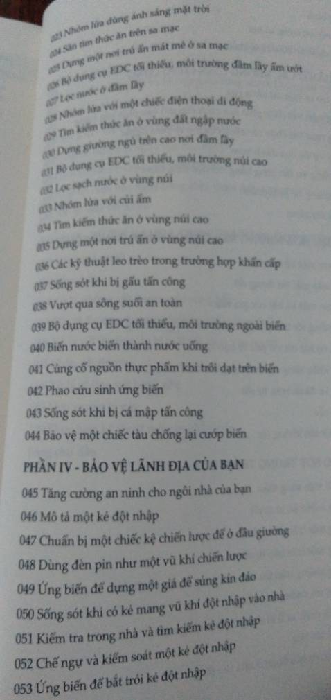 TIKI giao hàng cẩn thận.
        Sp phù hợp với người thích thám hiểm, đi dã ngoại. Còn không thường xuyên đi thì không nhất thiết phải mua, bởi 100 kỹ năng đa số là về khủng bố, thảm họa, trong các tình huống có vẻ ít xảy ra tại VIỆT NAM, các bạn có thể lên youtube, hay google tìm hiểu còn hay hơn. ĐƯƠNG NHIÊN, AI THÍCH DU LỊCH, ĐI LẠI THÌ MUA VẪN CÓ ÍCH HƠN.