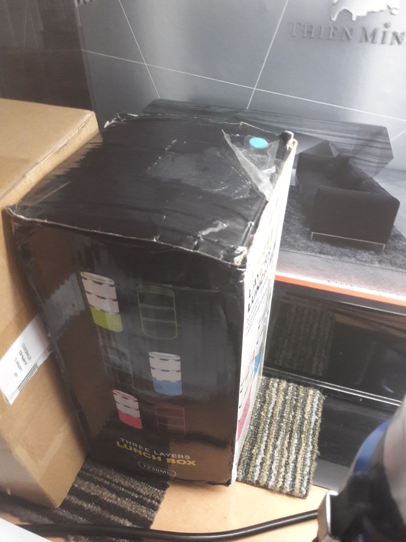 Còn chưa hài lòng võ rõ ràng màu xanh mở ra thì .. ngạc nhiên chưa màu hồng cánh sen , mình con trai mà ..cạn lời