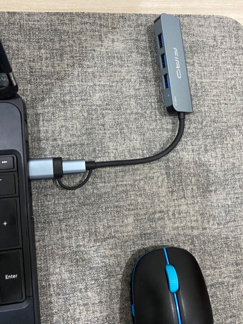 Tốc độ truyền nhanh
Nhỏ gọn độ hoàn thiện tốt
Có 2 đầu chuyển đổi USB hoặc TYPE C dùng rất tiện lợi.
Leb báo HUB