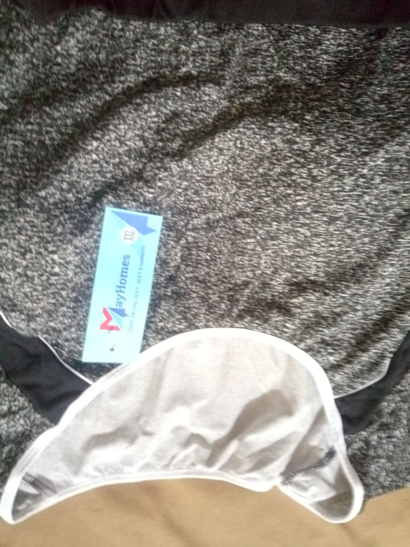 sản phẩm đúng như mô tả.vải co giãn thoải mái.chat lượng thì cũng  được..  giao hàng nhanh..+ điểm cho nv giao rất vui tính