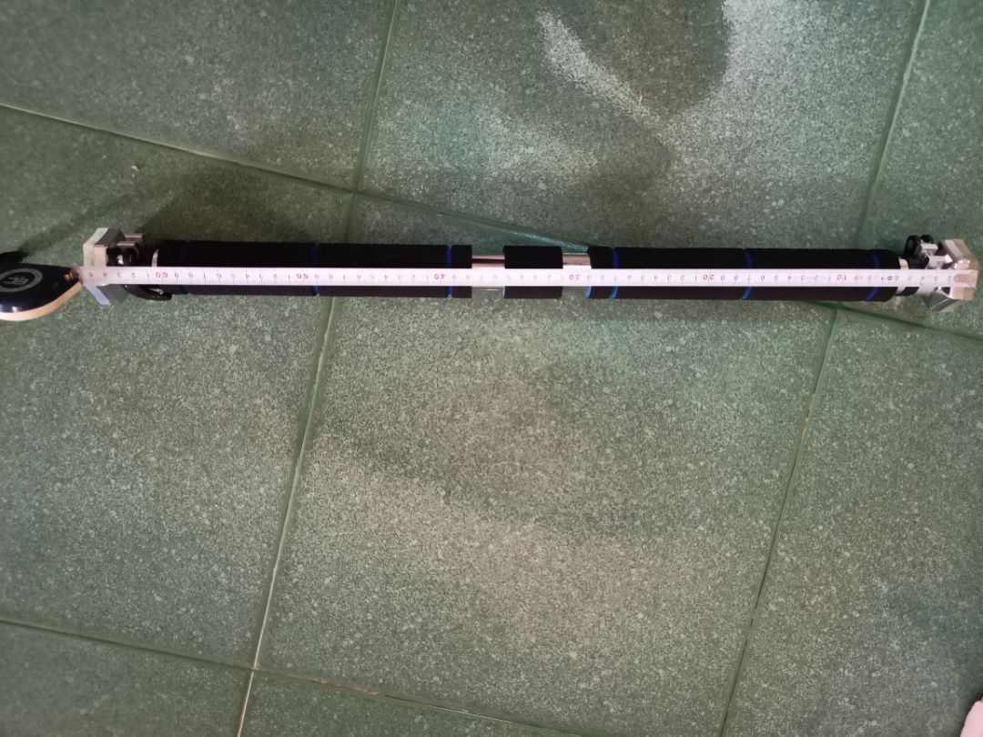 Ngắn nhất 65, dài nhất 72. Trong khi quảng cáo có thể lên đến hơn 90. Cửa nhà mình 90 thì thế này là không được rồi, sao mà dùng? Ngắn nhất 65, dài nhất 72. Trong khi quảng cáo có thể lên đến hơn 90. Cửa nhà mình 90 thì thế này là không được rồi, sao mà dùng?