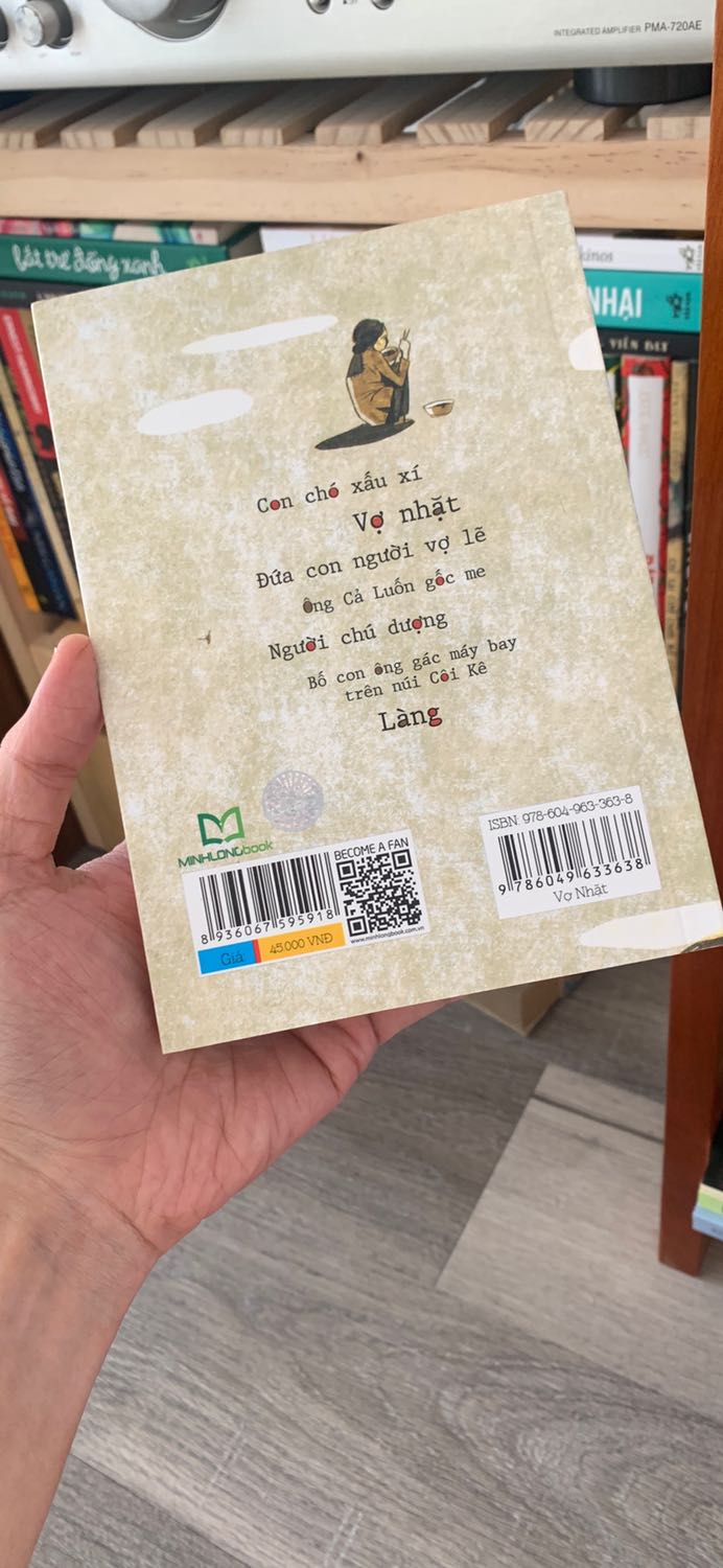 Nội dung sách tốt, tác phẩm nổi tiếng của nhà văn Kim Lân mà. Tuy nhiên chất lượng giấy không tốt, dễ bị mốc theo thời gian do chất giấy kém, cầm nhám tay, được cái nhẹ. 

Cám ơn tiki đã giao sách nhanh và tốt