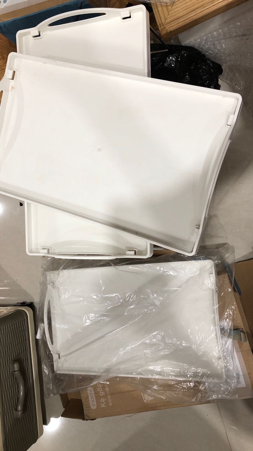 không nhận được sản phẩm kệ Tokyo 2 tầng MÀ thay bằng 1 kệ gấp giá rẻ hơn, trong khi tôi đặt 2 kệ gấp và 1 sản phẩm này, đề nghị Tiki cho đổi hàng đúng như hàng đã được đặt, còn những hàng khác thì đúng. Hàng chất lương tốt nhưng ship sai hàng nên chỉ cho 2 sao thôi