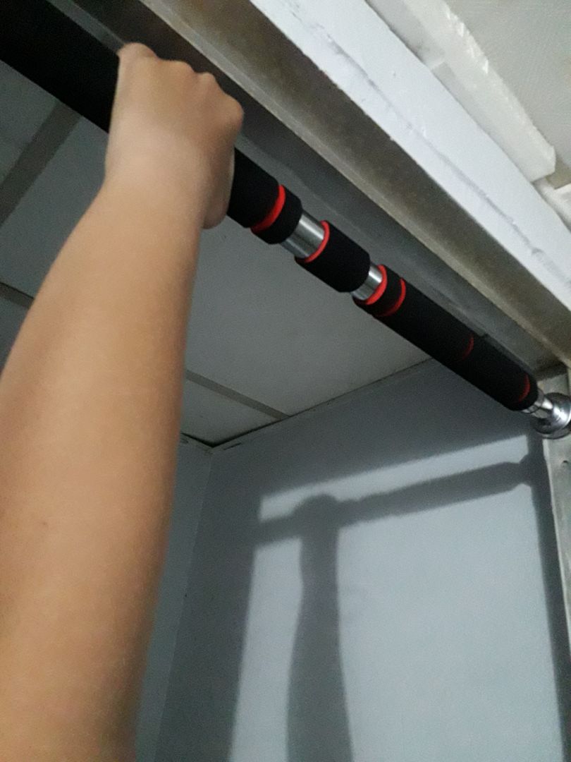 Chất lượng tốt, giống hình ảnh trên shop đăng, gói hàng cẩn thận. Có con ốc để bắt cố định và miếng cao su đầy đủ. Bao tay được, giá cả hợp lý nói chung là shop bán đồ ok.