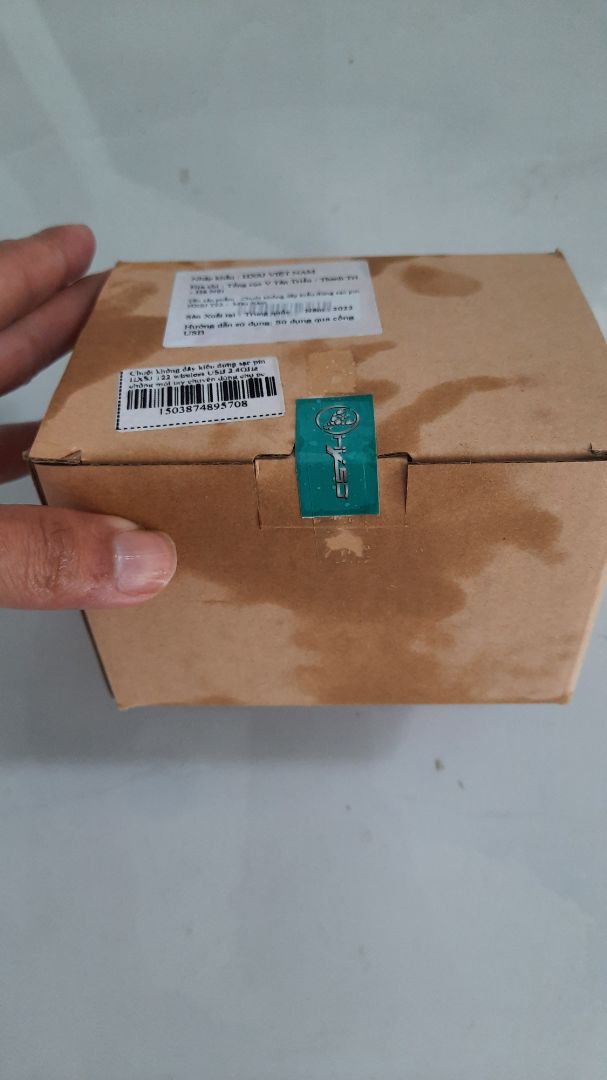 Receicer ko sử dụng được, may mắn là mình có receiver của chuột cũ nên cắm vào thay thế để sử dụng, nhưng xài lâu vài lúc cũng bị giật. Hàng đúng như mô tả, nhìn đẹp, cầm vừa tay.