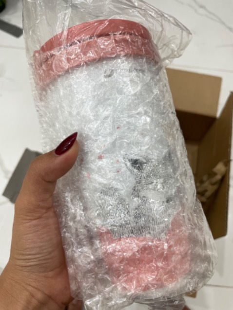 Dịch vụ giao hàng của Tiki quá tốt! Mình thay đổi địa chỉ nhưng bạn Shipper vẫn sẵn sàng giao trong ngày. Cốc nước đẹp quá luôn. Đáng tiền!