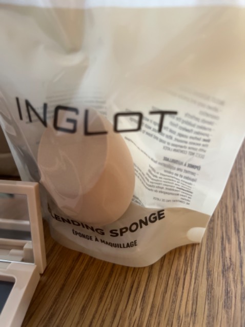 Đã mua rồi, nay mua lại, rất bền, chất mouse mịn, nên ko bị hao kem.