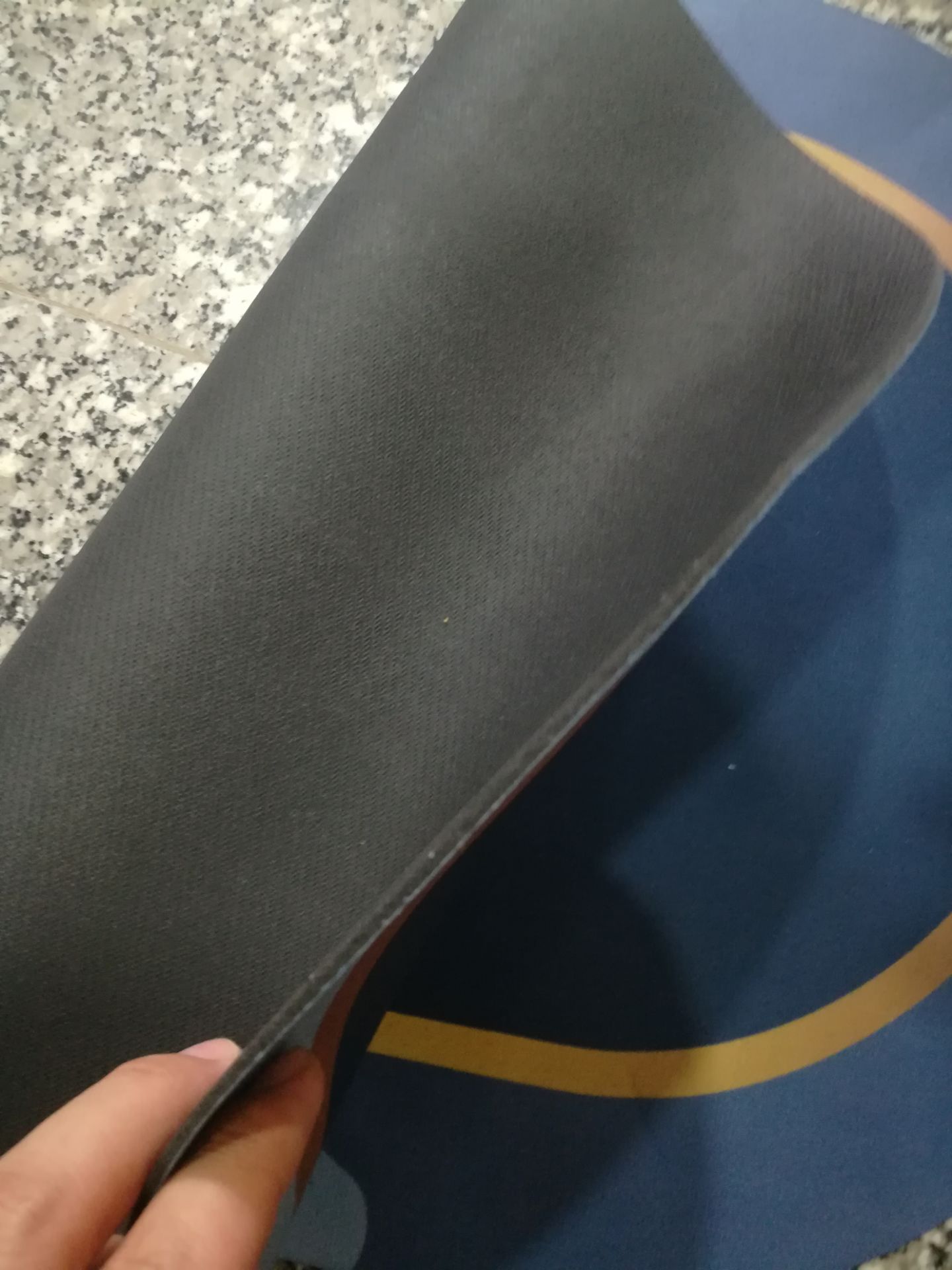 sản phẩm nhẹ, chất lượng không tốt