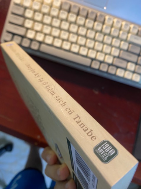 Giao hàng nhanh, tuy nhiên sách có khác nhiều vết Giao hàng nhanh, tuy nhiên sách có khác nhiều vết