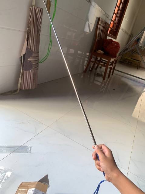 Thấy shop rất nhiệt tình, chăm chỉ tư vấn cho mình rất nhiều. Mua hàng của shop nhiều lần mà lần nào cũng ưng ý, shop bán hàng rất có tâm. Que Dùng làm đồ dùng dạy học chất lượng luôn nhé. Mình mua nhiều loại mà shop chuẩn bị hàng rất đầy đủ, ưng. Ship nhanh. Que chỉ bảng rất tốt, có thể kéo ra để hướng dẫn học sinh, thu lại rất gọn, nhét vừa cặp nhỏ gọn, xinh xắn. Shop đóng gói rất cẩn thận, 7749 lượt túi bóng, túi chống xóc. quá ưng. 10 điểm nhé shop. sẽ giới thiệu gia đình, bạn bè mua hàng của shop