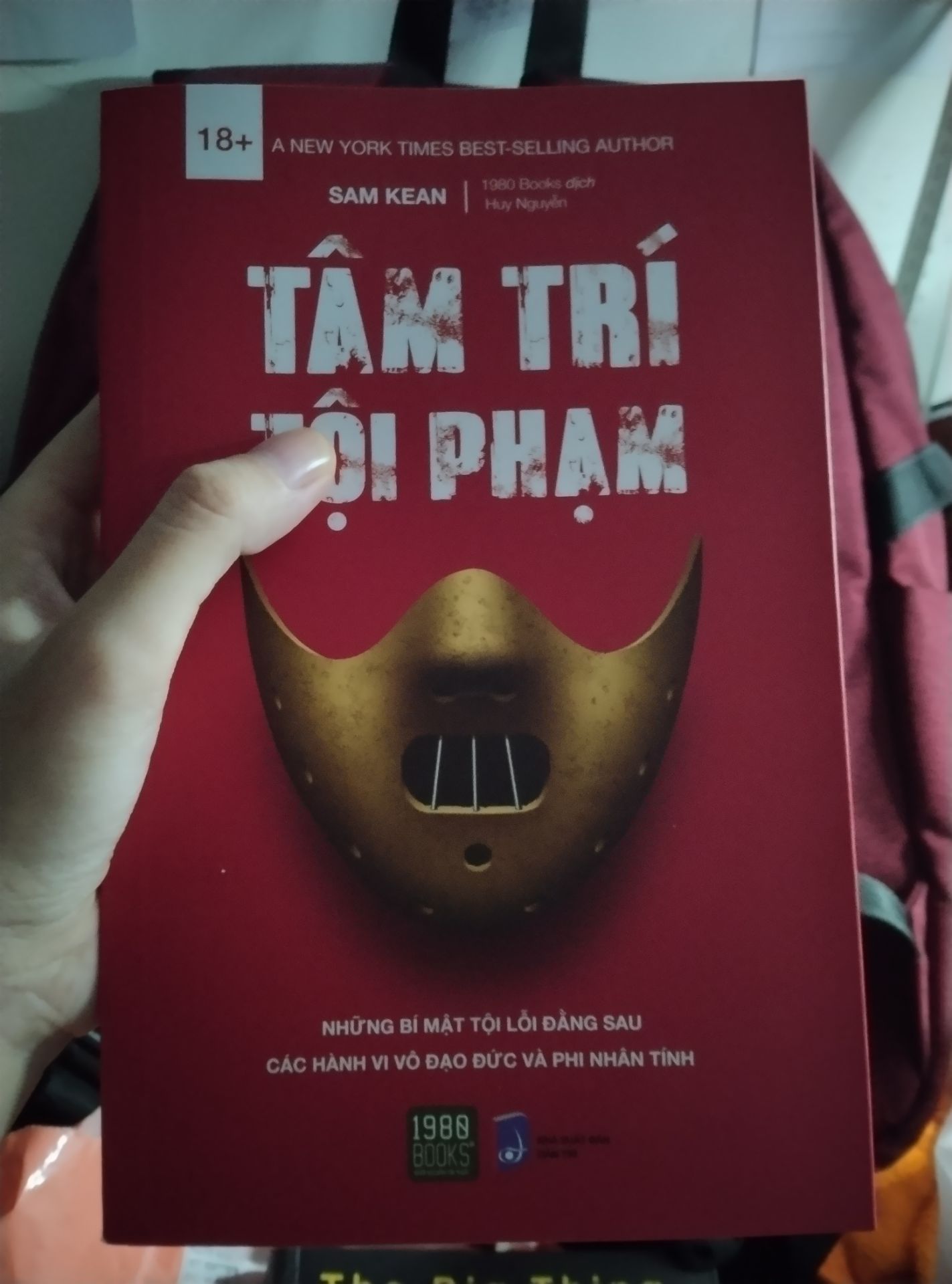 nội dung khá hay. và sách cũng hơi bẩn phần bìa và còn bị dính keo sữa?? đóng gói ổn vì khá chắc.