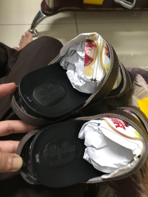 Hàng không đảm bảo chất lượng như shop quảng cáo, đề nghị shop nên đổi