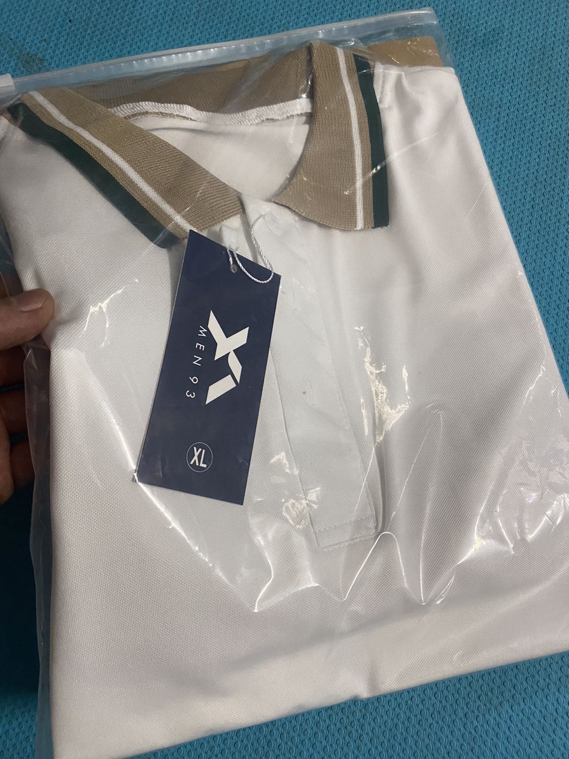 Áo đẹp chất vải siêu mát luôn. Shop tư vấn nhiệt tình giao hàng nhanh mn nên mua nha