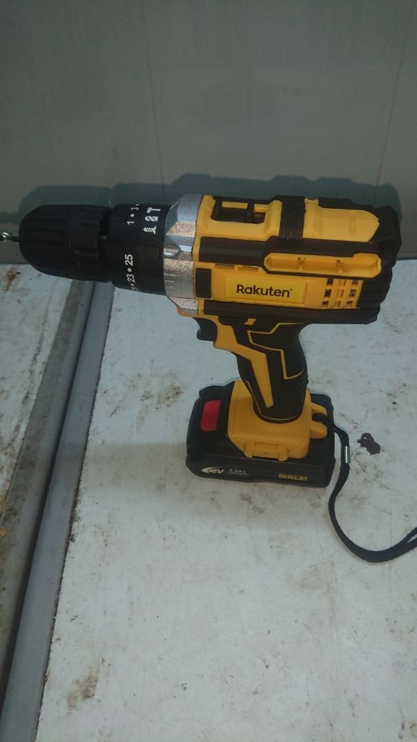 Mình nhận hàng hôm qua. Nay mới có thời gian tec thử. Mình đặt máy màu xanh shop gửi màu vàng. Máy chạy nhưng không khoan được. Khi máy ăn tải kêu rất to. Mình muon đổi lại máy khac. Mình nhận hàng hôm qua. Nay mới có thời gian tec thử. Mình đặt máy màu xanh shop gửi màu vàng. Máy chạy nhưng không khoan được. Khi máy ăn tải kêu rất to. Mình muon đổi lại máy khac.