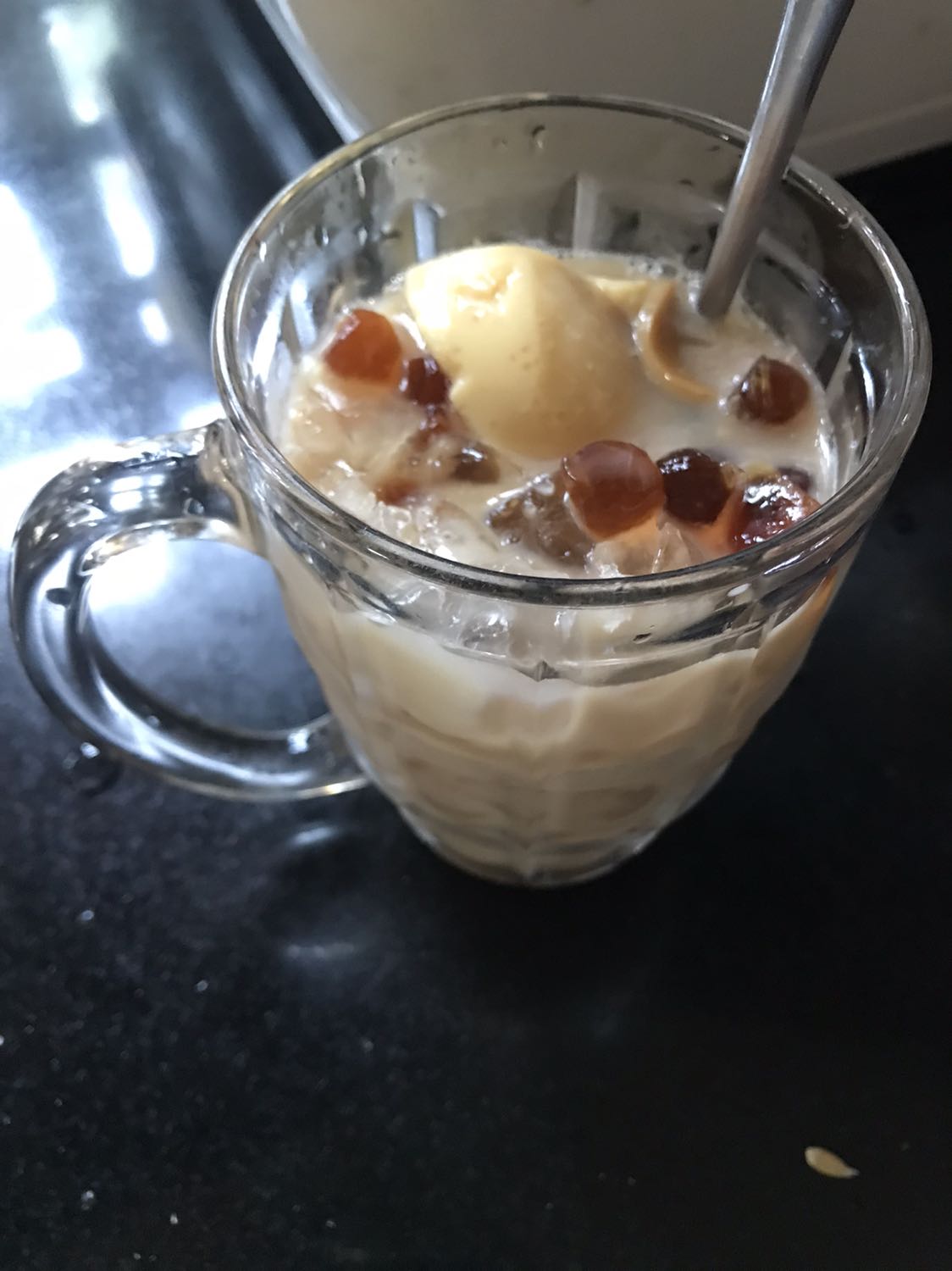 Tưởng không thích nhưng thik không tưởng nhất là trong những ngày giãn cách. Một ly trà sữa, full topping thật là chil. Chỉ là phải chờ gần 01 tháng mới nhận được hàng. Giờ đặt tiếp hok biết khi nào mới nhận được đây!