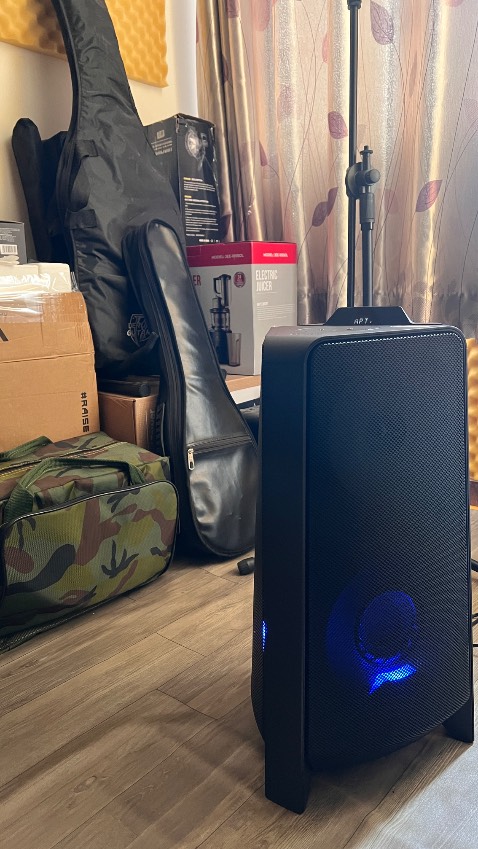 Dãy tần âm thanh đẹp. Khi cộng hưởng chế độ Bass Boost cho dãy tần low sắc nét phù hợp hầu hết mọi thể loại nhạc! Ship hàng nhanh hơn thời gian dự kiến! Overall 5 Sao