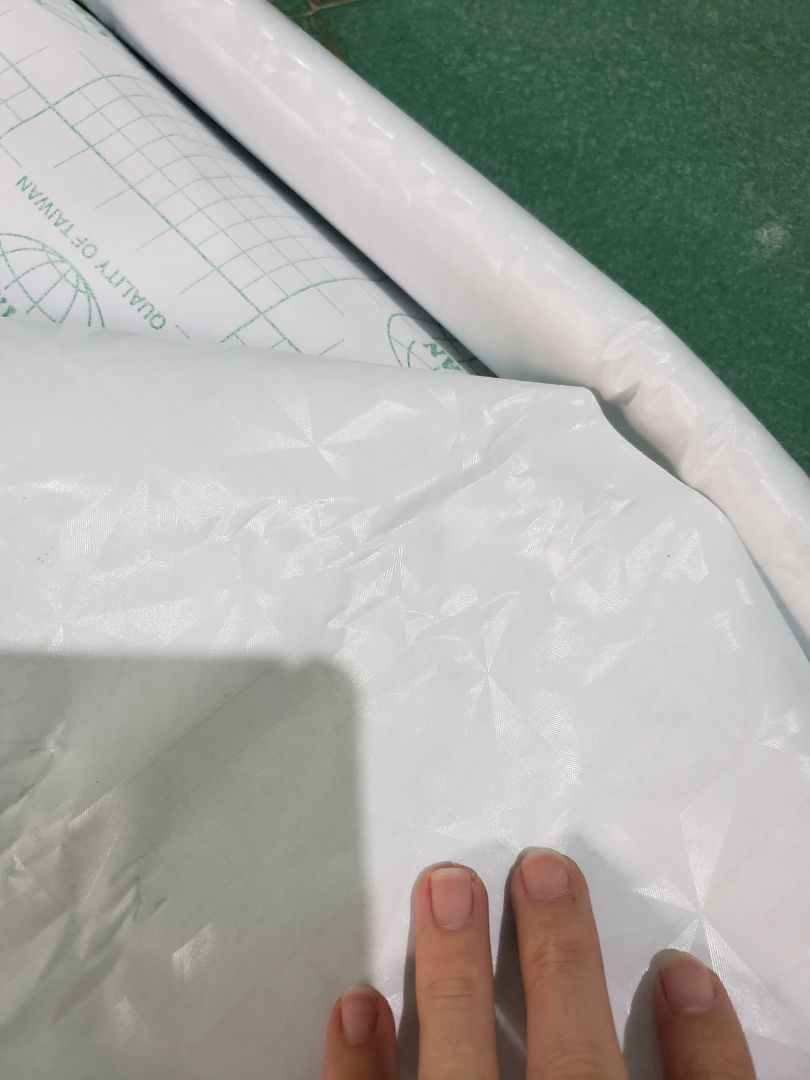 shop đóng gói cẩn thận nhé! gãy thế này dán lên thấy vết rạn