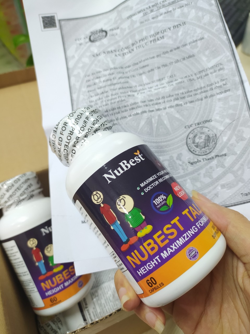 mình thấy mua theo Combo rất tiện lợi, giá vừa rẻ hơn mà con dùng sản phẩm cũng ko bị đứt quãng. Uống viên uống tăng chiều cao thì phải dùng liên tục, thấy được hiệu quả rõ ràng sau 4 tháng sử dụng. Mình mua cho các con rất nhiều lần rồi và cũng là một khách hàng trung thành của hãng không chỉ riêng đối với sản phẩm này. Cháu lớn nhà mình uống 4 hộp tặng được hơn 6cm. Hàng tiki đóng gói 2 lớp rất kỹ càng, có đủ giấy tờ, chăm sóc khách hàng tận tình. Nhân viên tư vấn, hỗ trợ tận tình. Đặt hàng tối nay, sáng mai đã thấy giao tận cửa. Không gì hài lòng hơn đối với sản phẩm và dịch vụ của Tiki.