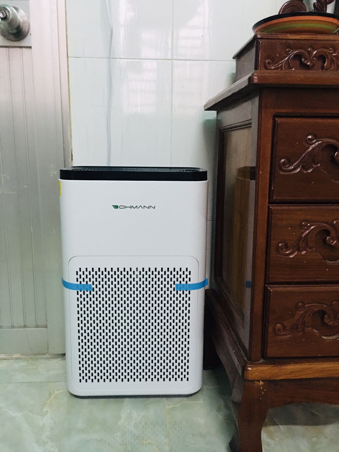 Tiki gói hàng cẩn thận, giao nhanh. Máy thiết kế đẹp, sang, chạy êm ru k ồn. Nhiều chức năng, dùng app dk rất tiện. Hãng hổ trợ nhanh. Rất hài lòng, mọi ng nên mua nhé. Mình mua đợt mega sale nên giá hạt dẻ lắm.