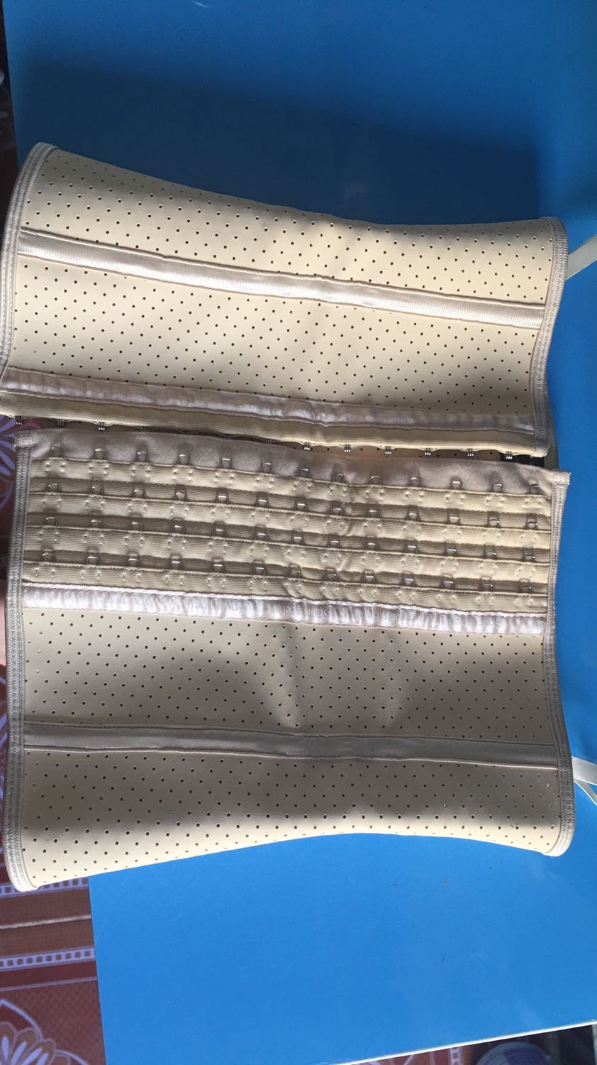 Shop tư vấn cho mình size L bị rộng. Về mình phải cài nút trong cùng nên xài được có một tháng là bị rộng và bỏ luôn. phí không cái Gen. chất liệu thì ổn, cao su mềm không bị bí hơi