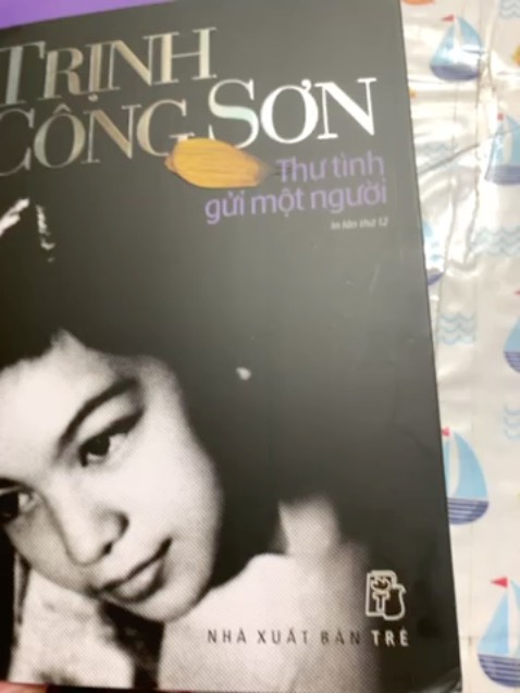 Nội dung hay hấp dẫn. Sách vị gẫy mép do vận chuyển