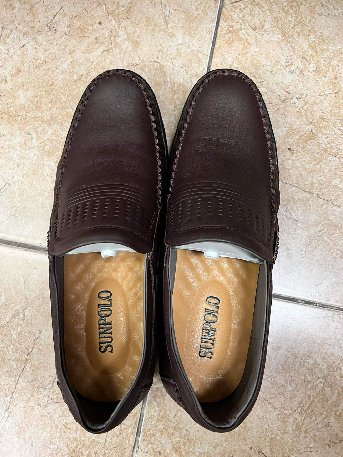 giày đẹp ngoài mong đợi. đóng gói rất cẩn thận và có tâm. size chuẩn lần sau sẽ ủng hộ tiếp.