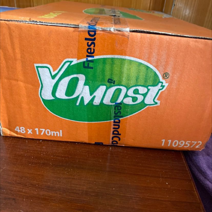 Dầu đậu nành là một trong những loại dầu thực vật được sử dụng rộng rãi nhất trên thế giới bởi những lợi ích sức khỏe, điểm bốc khói cao cũng như thành phần và chất chống ôxi hóa lưu lại trong dầu ngay cả sau khi được tinh luyện. 
Dầu đậu nành nguyên chất chứa tới 80% axít béo chưa bão hòa, có tác dụng làm giảm đáng kể cholesterol trong máu, đặc biệt là cholesterol xấu. 
Từ những hạt đậu nành tốt nhất có nguồn gốc từ Châu Mỹ kết hợp với công nghệ tinh chế hiện đại, dầu đậu nành nguyên chất SIMPLY mang lại nguồn dinh dưỡng dồi dào, sự hoàn hảo cho nấu nướng và tốt cho sức khỏe của bạn. SIMPLY - CHO MỘT TRÁI TIM KHỎE. 
Nguyên liệu tốt nhất từ châu Mỹ, công nghệ tinh chế hiện đại. Giàu Omega-3, Omega-6 & Omega-9, tốt cho tim mạch.