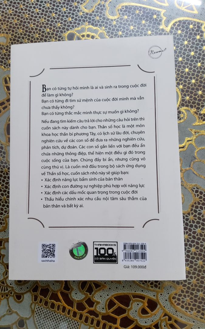 - Nội dung sách rất hay về độ chuyên môn dành cho những người đang tìm hiểu, học hỏi về bộ môn khoa học Numerology (Thần số học hay Nhân số học)
- Sách bìa mềm, in đẹp, trình bày trang nhã.
- Biết ơn vì có cơ hội mua được quyển sách thiết yếu, như ý mong cầu với giá ưu đãi giảm so với giá bìa.