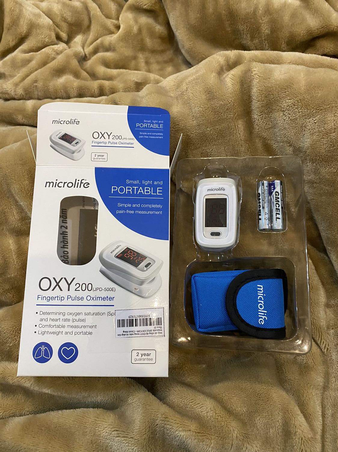 Sản phẩm đo khá chính xác, có sự so sánh nhẹ với applewatch thấy khá khớp về chỉ số nhịp tim!
Nói chung là 1 sản phẩm tốt và nên có trong thời điểm dịch bệnh đang bùng phát như hiện nay!