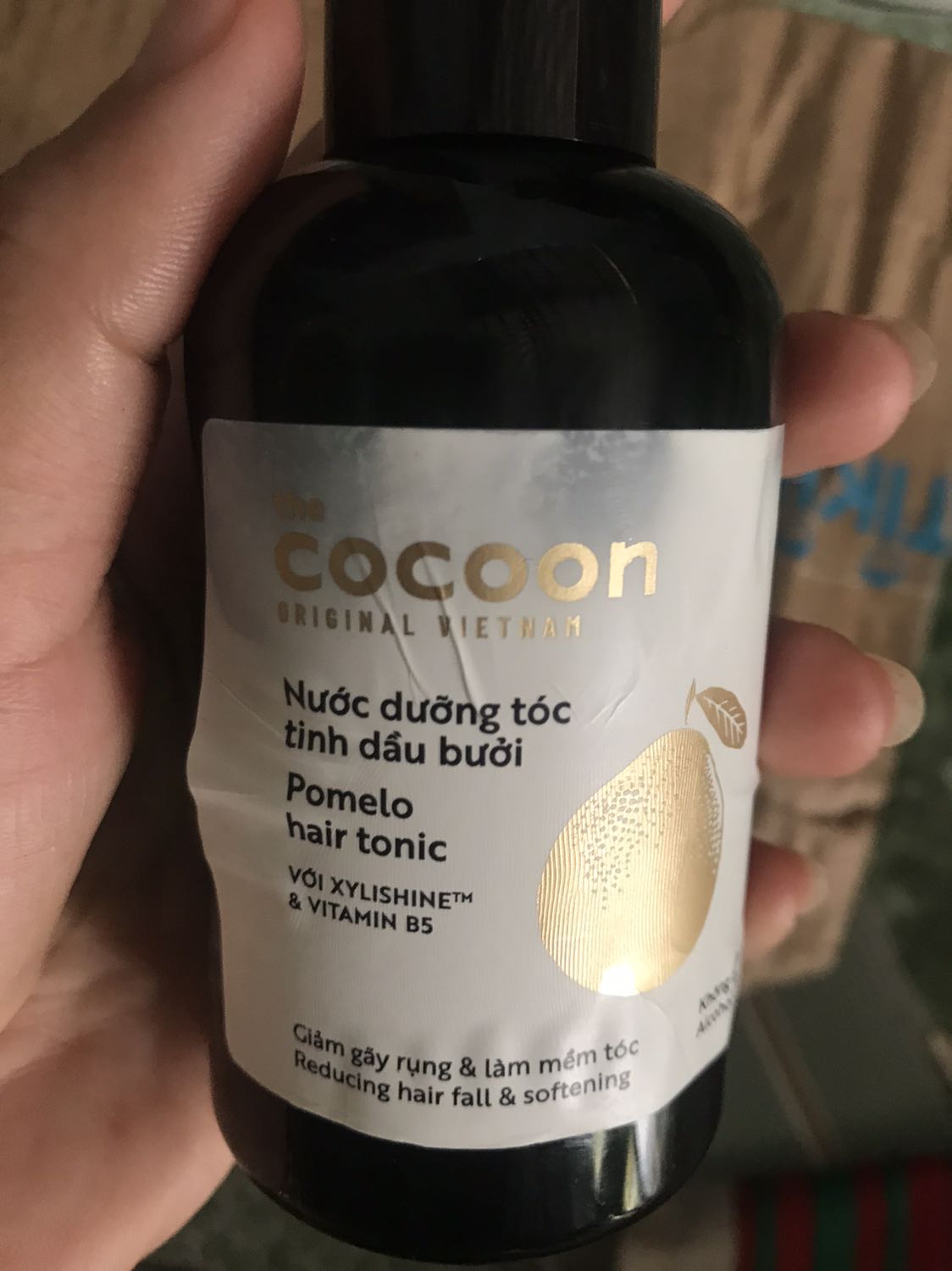 Nhận được sản phẩm móp méo , sản phẩm bị chảy ra ướt cả nhãn chai . Nhận được sản phẩm móp méo , sản phẩm bị chảy ra ướt cả nhãn chai .