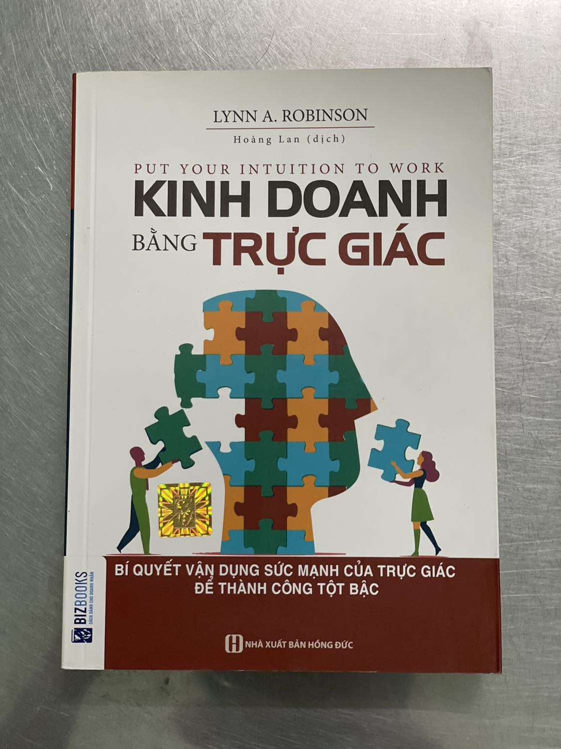 Sách đẹp, nội dung ổn, tiki giao nhanh