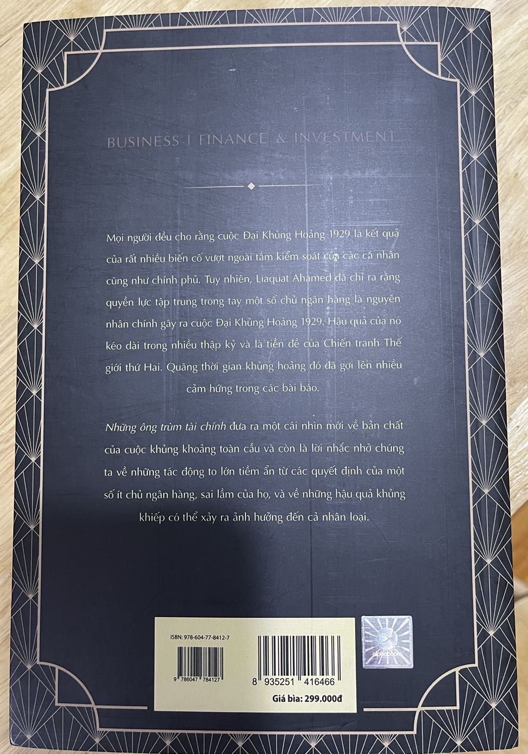 Sách cung cấp thông tin về các cuộc khủng hoảng tài chính thế giới qua các thời kỳ từ năm 1914. Sách không có nhiều từ chuyên môn, dễ đọc, dễ hiểu và dễ ghi nhận thông tin. Đọc sách xong bạn sẽ có cái nhìn rộng hơn giới tài chính và chính trị. Giao hàng nhanh và đóng gói tạm ổn nhé ạ.
