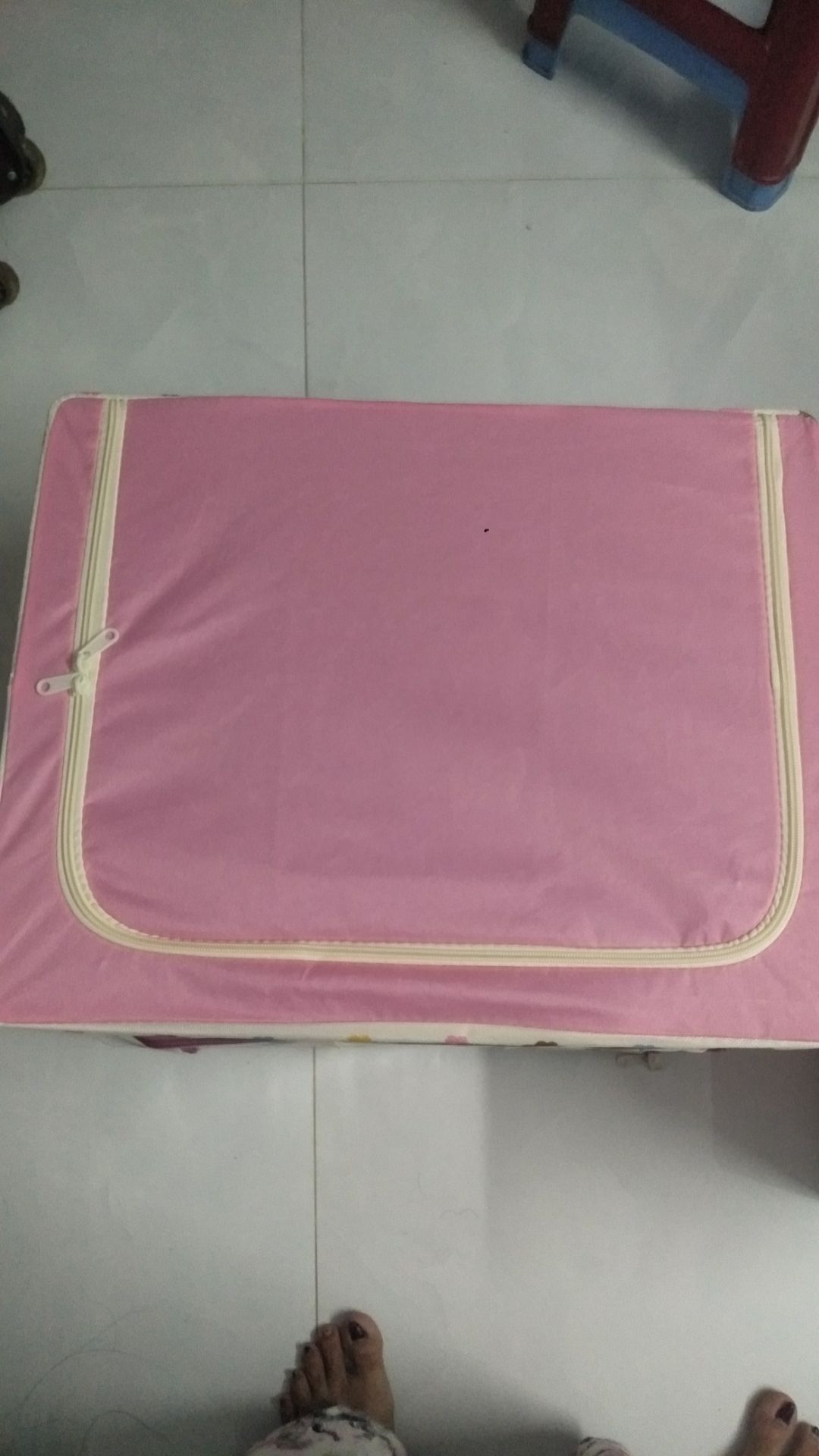 2 hộp nhung có  1 hộp  đúng  chất lượng  còn  1 hộp  nhai  và  mỏng không đúng  như cái  tui đặc mua