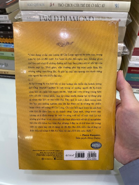 Sách còn nguyên seal . Rất xịn
